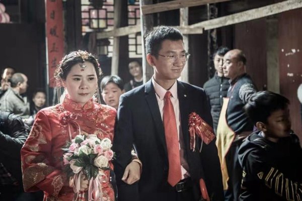 江永征，以奋斗书写婚姻新篇章-方知甜