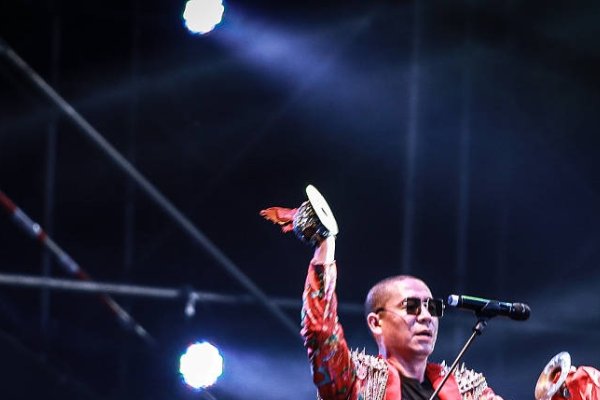 卡百利乐队:小众民间摇滚新星-方知甜