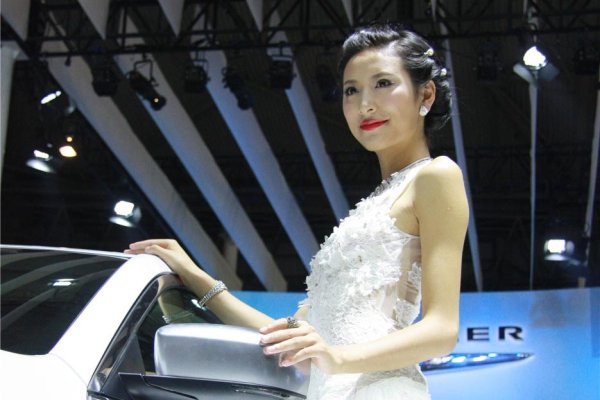 冷艳女神，高雅与冷漠的完美结合-方知甜