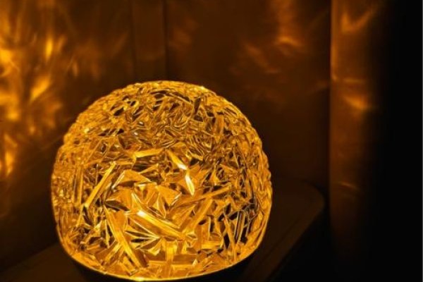 梦到巨浪，探寻情感波动的本质与心灵疗愈之旅-方知甜