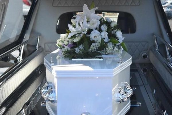 梦见别人抬死人解读及对应情况-方知甜