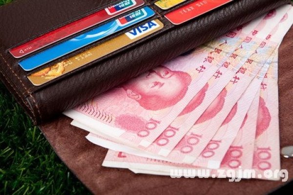 梦见钱包被偷，财富与压力的双重梦境-方知甜