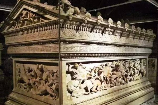 梦见石棺，传统与现代解析下的财富、权力象征及心理暗示-方知甜