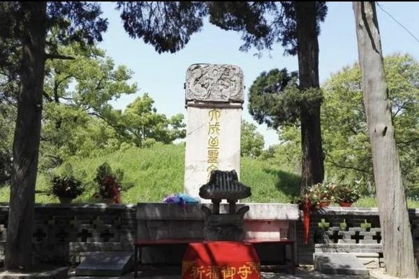 梦见坟墓，预示家庭事业双丰收，美好未来可期-方知甜