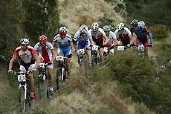 梦见爬坡，挑战与成长的象征-方知甜