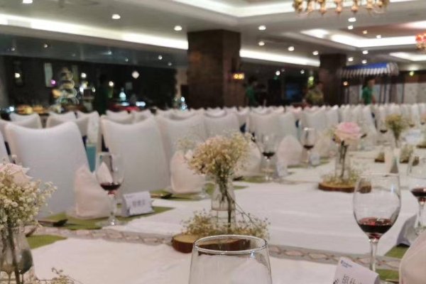 梦见宴席，一场心灵的盛宴与自我探索的旅程-方知甜