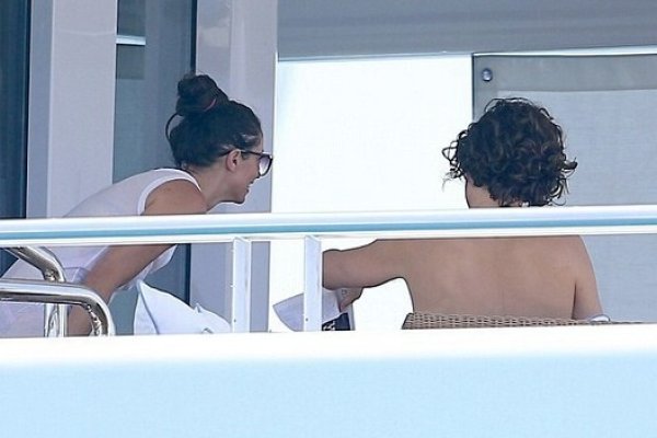 母性关爱，亲密互动-方知甜