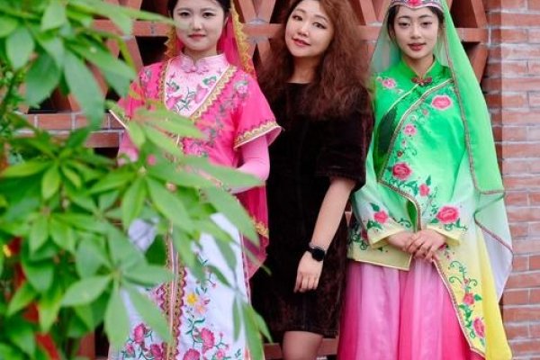 宁夏回族服饰，独特风情与民族文化的瑰宝-方知甜