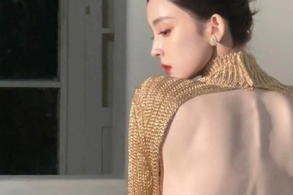 女性之美，探索高额头背后的独特魅力-方知甜