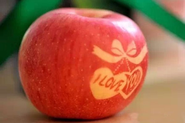 平安夜吃苹果，寓意吉祥安康-方知甜