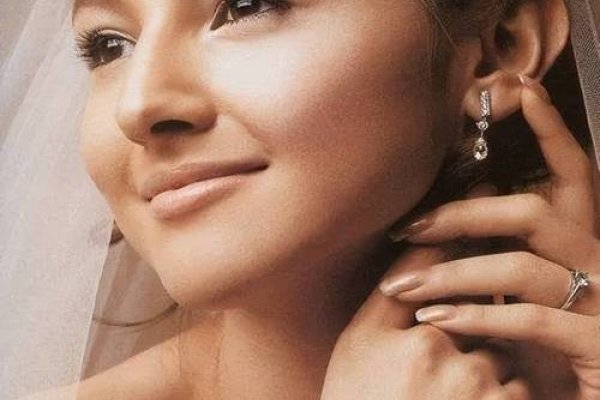 桥本丽香，跨越时代的美丽与坚韧-方知甜