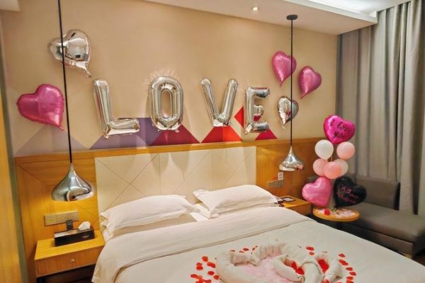 情侣房间的命名艺术，爱的温馨与浪漫-方知甜