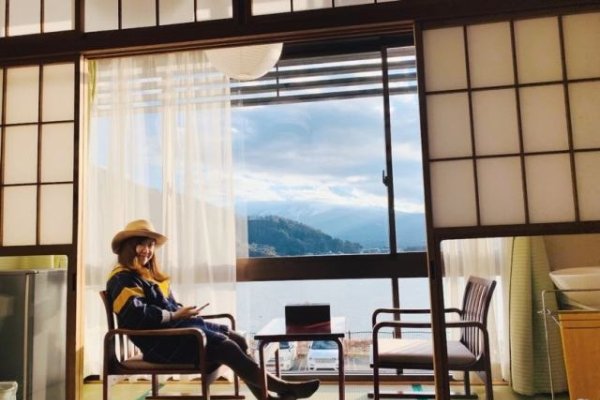 上海聊天室，都市夜话的温馨角落-方知甜