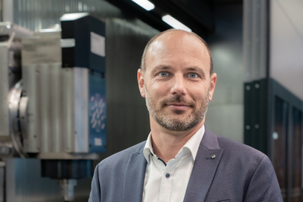 时尚群名，绽放灵感与经典智慧的交响-方知甜