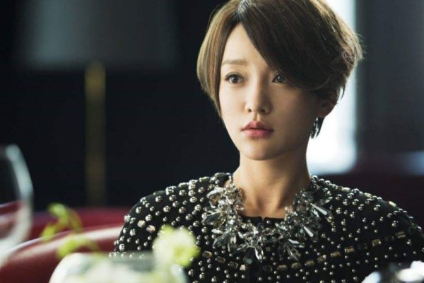 天平座女性，审美超群，优雅和谐，情感复杂-方知甜