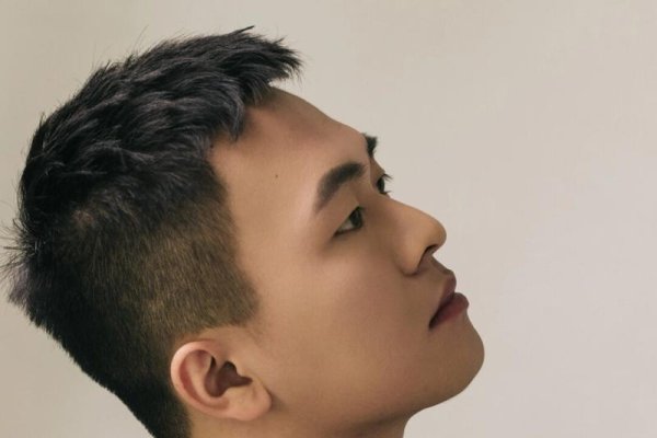 天秤座A型男的社交高手与和谐使者-方知甜