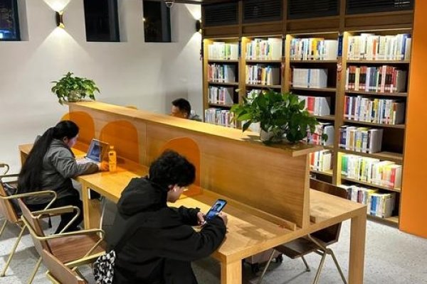 武汉同志聊天室，城市中的温暖交流空间-方知甜