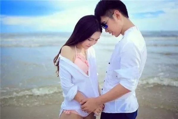 霸道爱恋，唯一专属的情侣网名对-方知甜