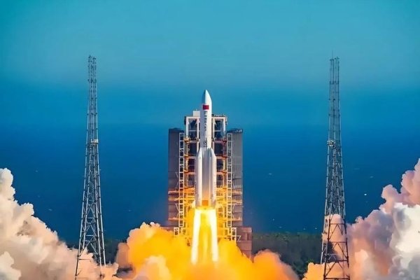 澳门回归纪念日与文昌航天发射-方知甜