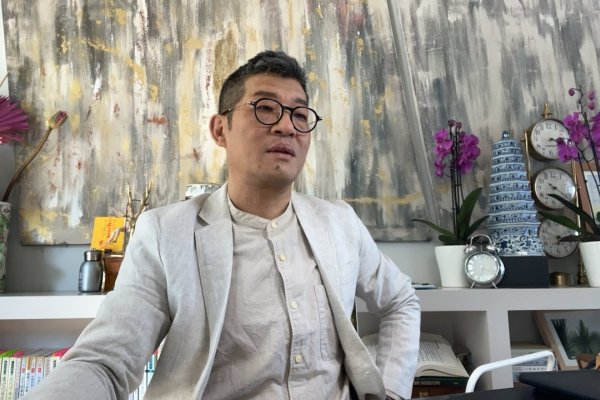 属马人中晚年贵人助力，稳守为先化危机-方知甜