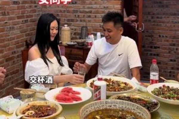 相亲女子带4人吃5000元饭引热议-方知甜