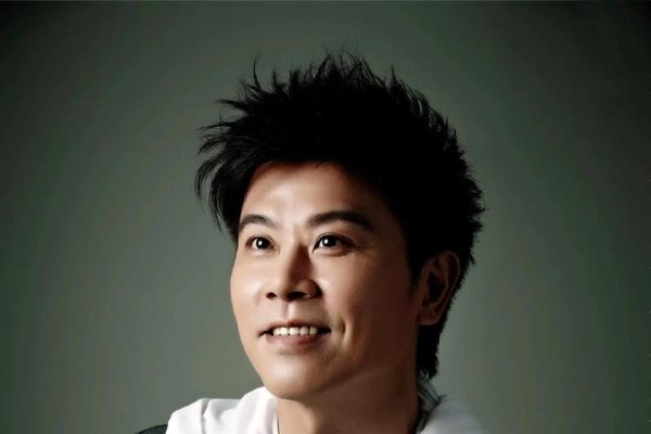 伍思凯的背后，音乐才子的家庭温暖-方知甜