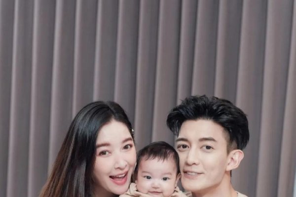 许维恩，幸福满溢的演艺事业与甜蜜婚姻-方知甜