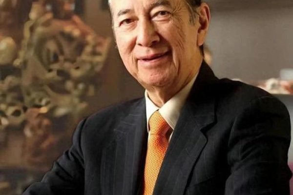 赌王何鸿燊名字读音解析-方知甜