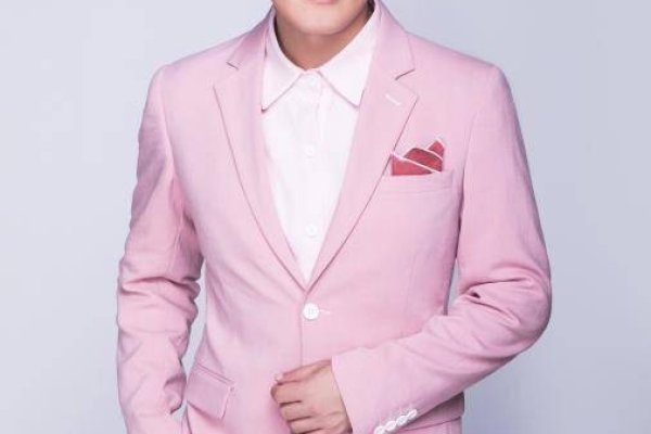 吉泽布明，日本现代艺术与设计界的璀璨之星-方知甜