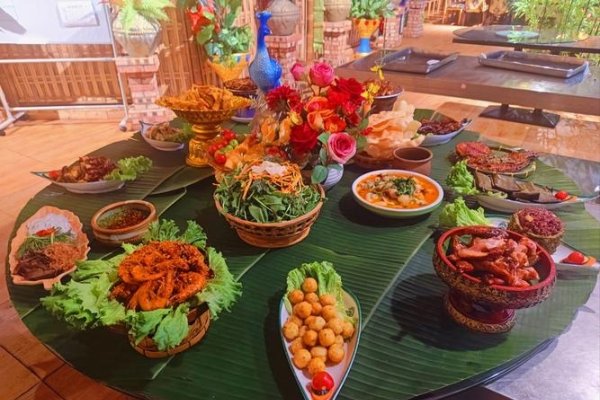 傣族风情，饮食、婚姻与文化特色-方知甜