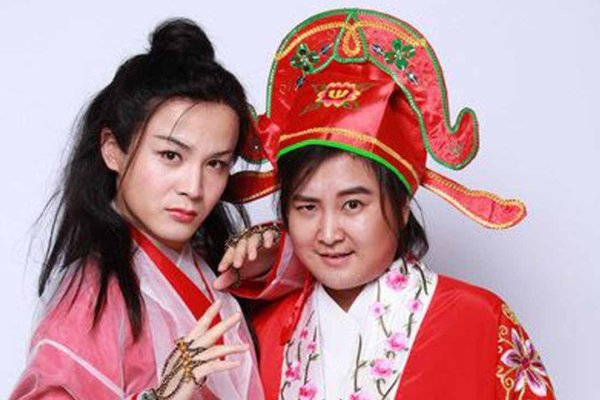 贾玲金鹰节现场征婚，50岁仍钟情鲜肉帅哥-方知甜