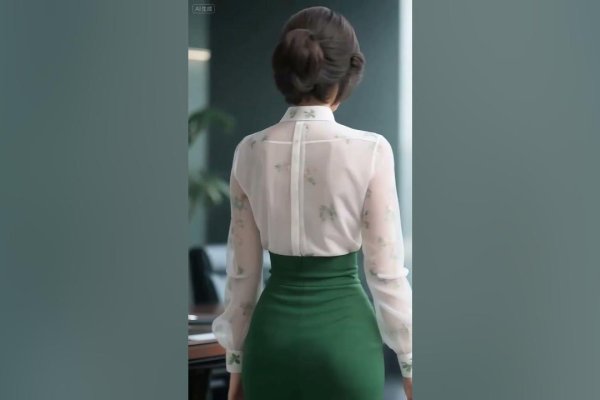 俊秀女装，展现女性魅力，彰显独特气质-方知甜