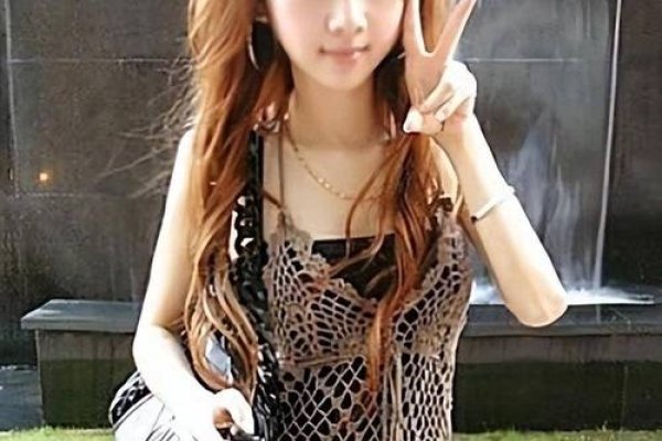 QQ上的她们，网络世界的独特魅力-方知甜