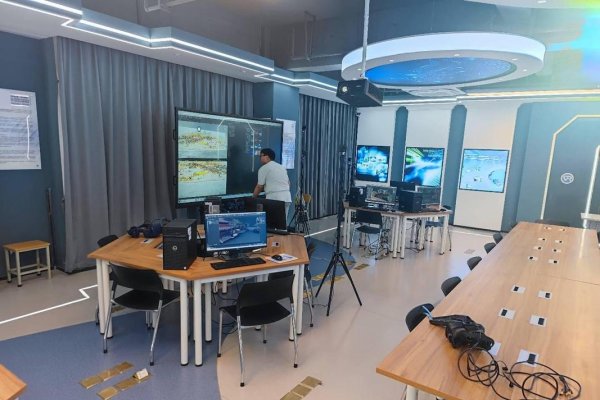 7聊天室，重塑社交的数字空间-方知甜