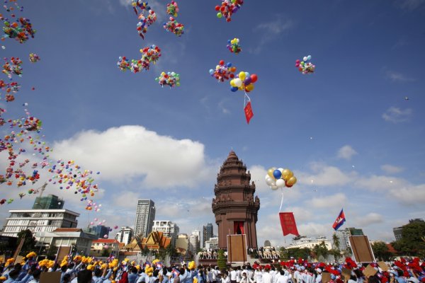 柬埔寨国庆日，11月9日的国家独立纪念-方知甜