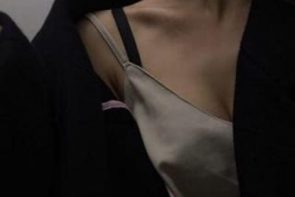 探索性感QQ网名背后的文化现象与个性表达-方知甜