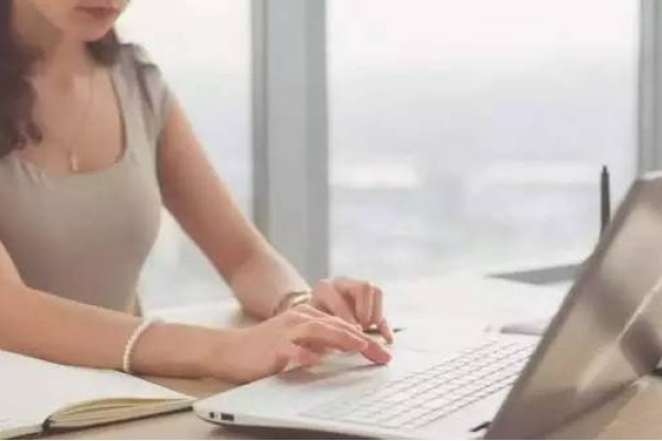 探索男生女相，美学、文化与社会认知的交织-方知甜