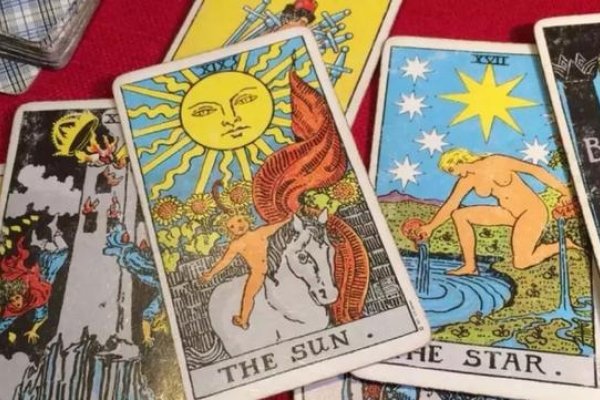 腾讯塔罗牌，数字时代的神秘占卜新体验-方知甜