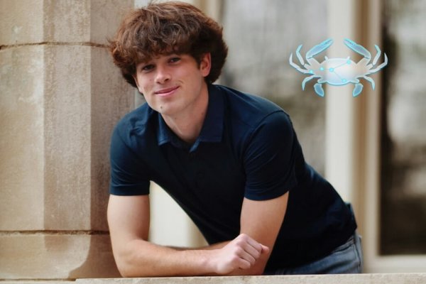 巨蟹男性格剖析，内敛情感丰富，既有潜力隐忍，也有坚强坚韧。-方知甜