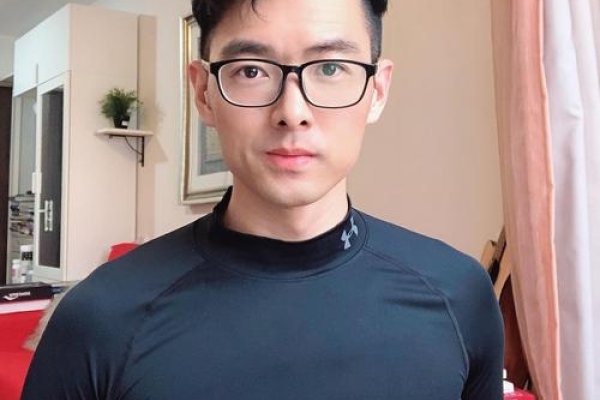 Andy代表一个兼具男子气概、平和自信的平凡男性形象。-方知甜