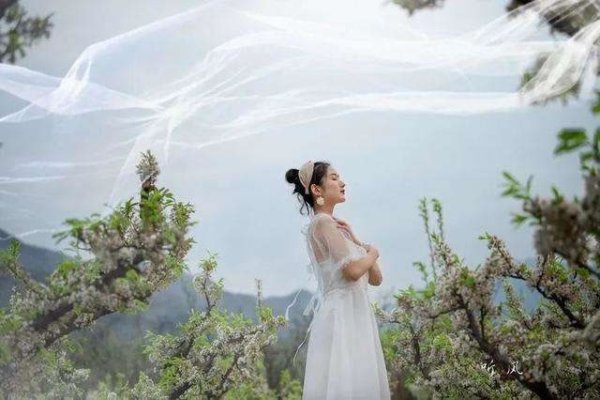 2021年属狗人、马人的太岁化解法-方知甜