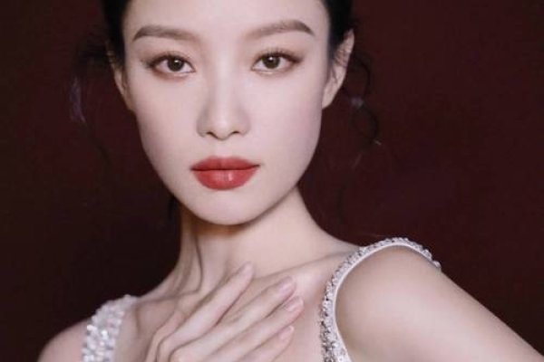 丹凤眼明星，东方美学的独特魅力-方知甜