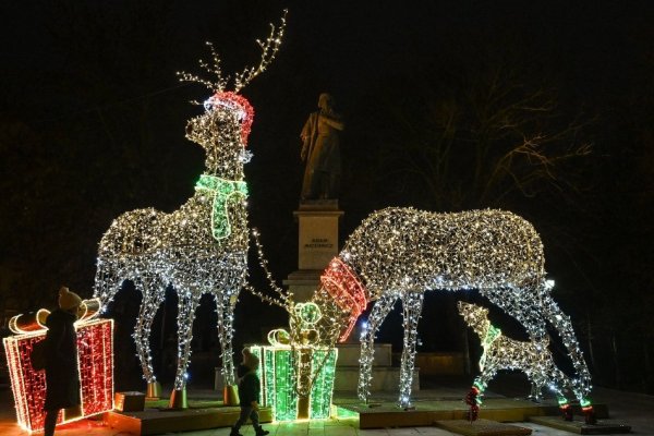 12月25日，圣诞节的璀璨时刻-方知甜