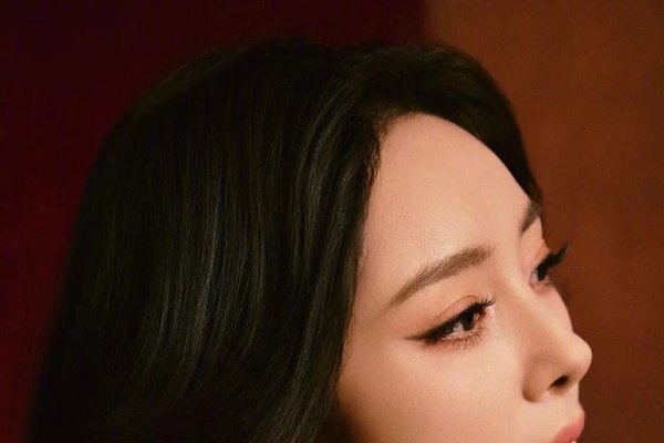 杨幂英语学习成果显著，交流能力提升-方知甜