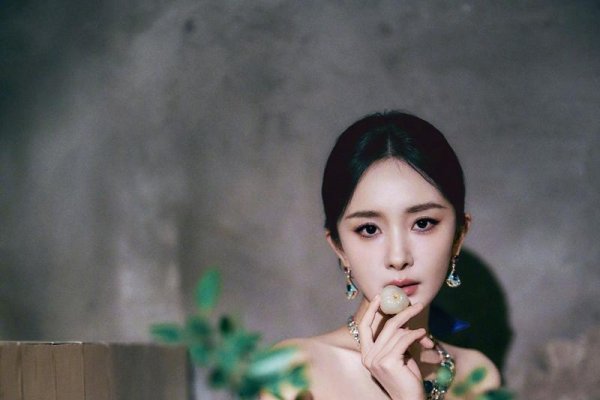 杨幂英语，从小透明到国际范儿的华丽蜕变-方知甜