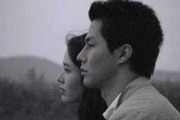 塌鼻子帅哥，这一张新颜，探寻他独特魅力背后的神秘力量-方知甜