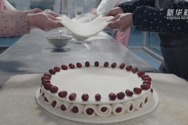 腊月二十八，发面蒸糕贴花花-方知甜