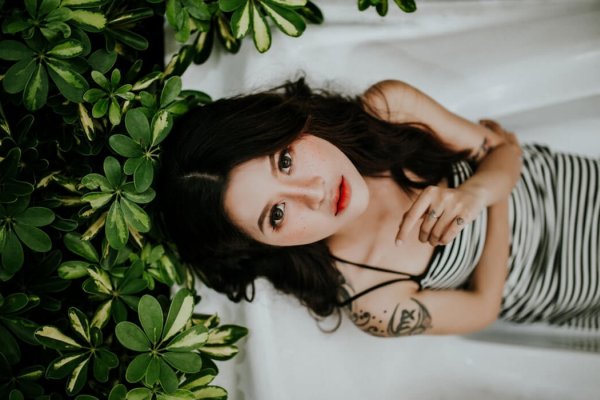 9月23号星座，处女天秤交界，兼具细致与优雅。-方知甜