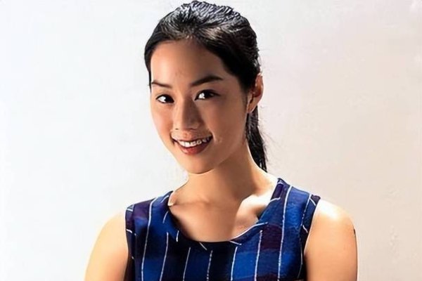 徐子淇八字，百年难遇，演艺事业与婚姻双丰收-方知甜