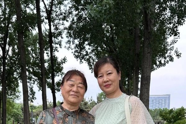 银发之恋，中老年女士的温馨征婚之旅-方知甜